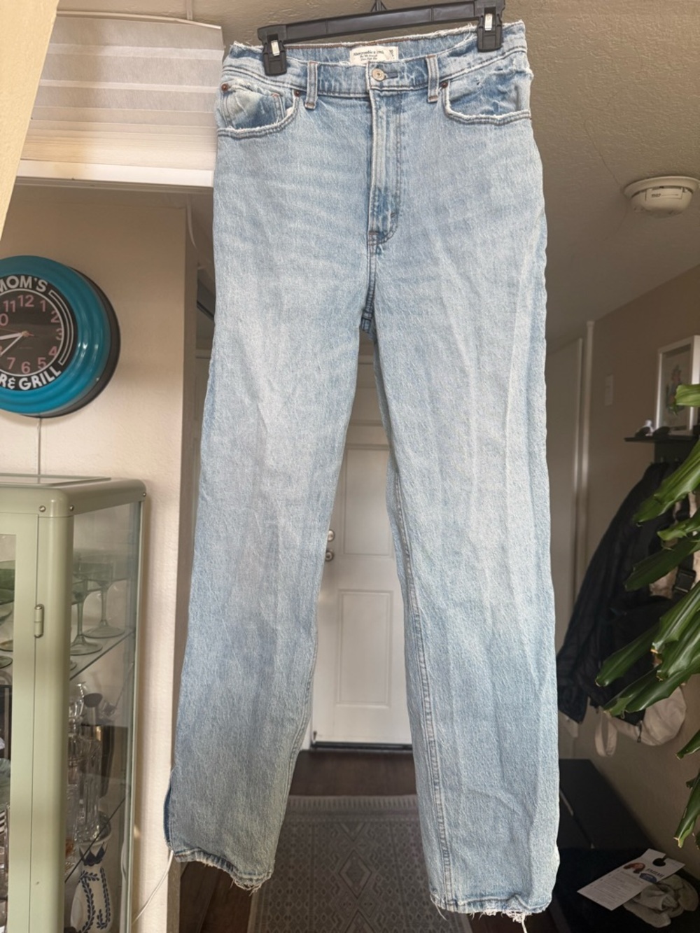 Abercrombie & Fitch Ultra High Rise 90s Straight Jean